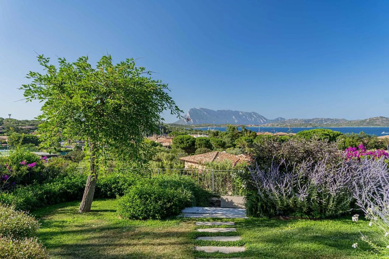Villa Puntaldia 0*,